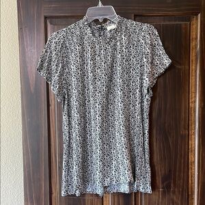 Everleigh Black and White Fitted Blouse Short Sleeve Mandarin Collar Size L